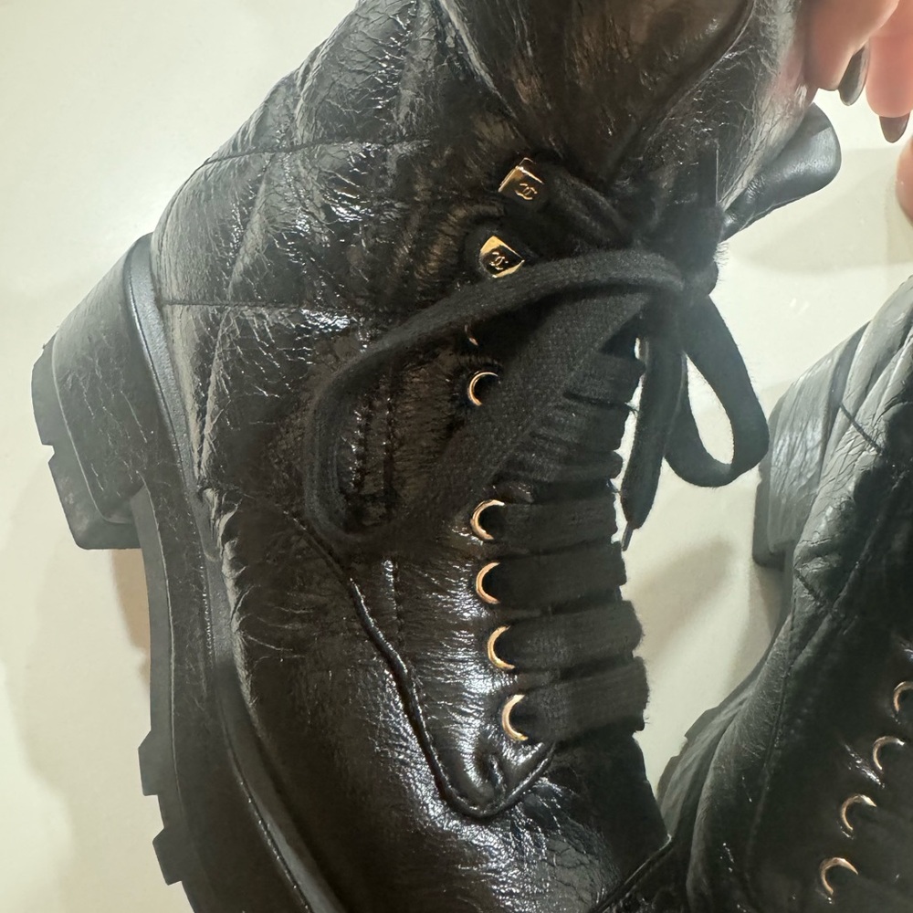 Chnel lace up boot 
Leather biker boots - Picture 10 of 15